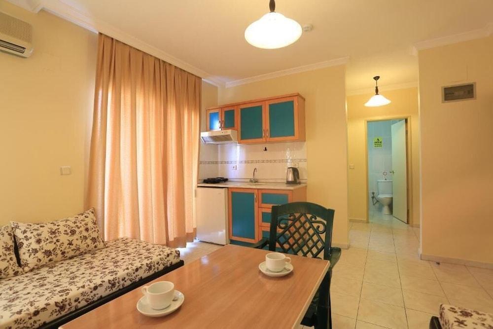 Club Amaris Apartment Мармарис Экстерьер фото